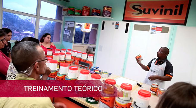 Suvinil leva consumidores para conhecerem sua fábrica em São Paulo