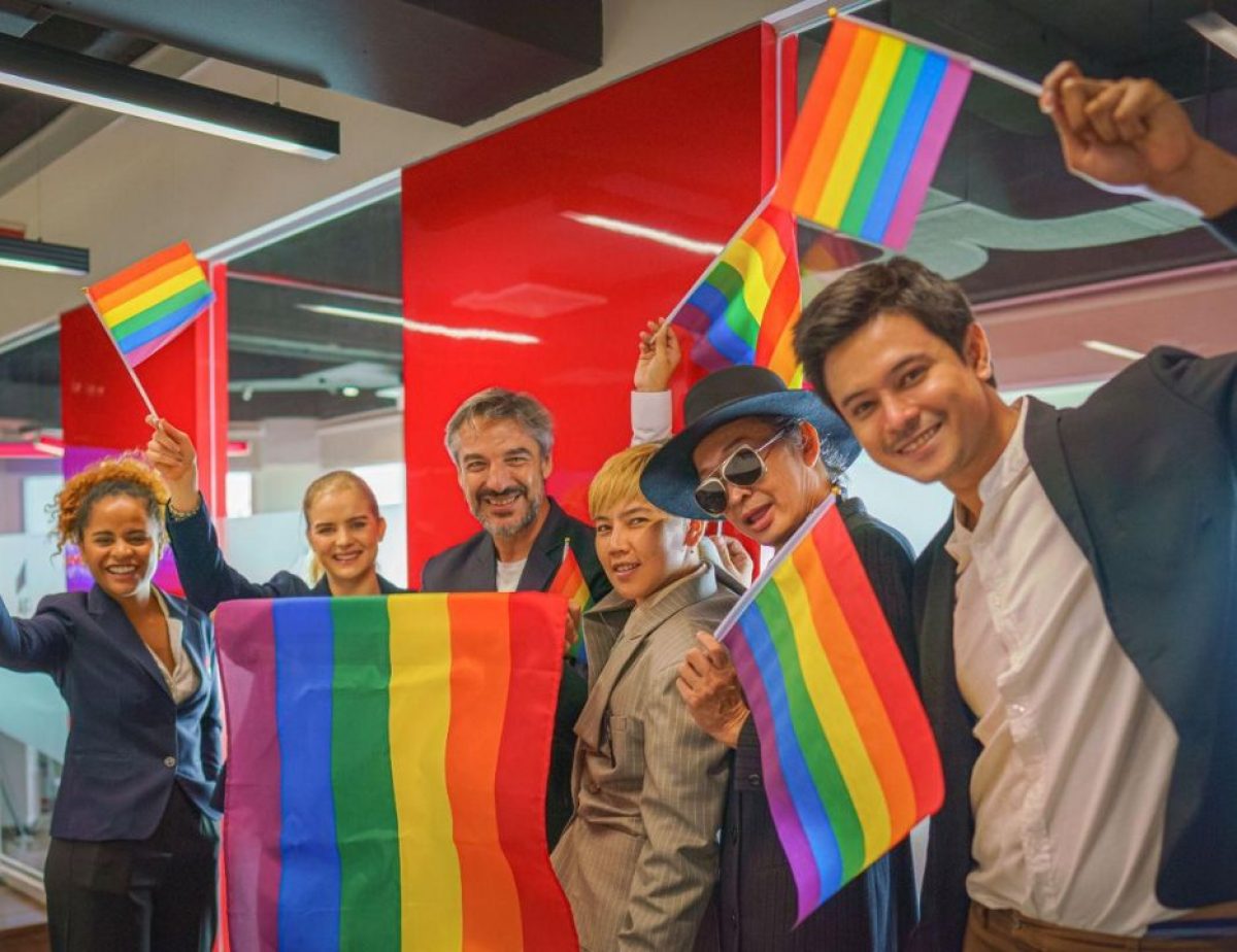 ORGULHO LGBT : Clubes participam de campanha